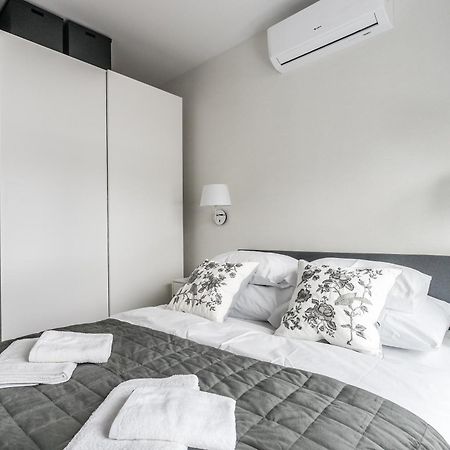 Mennica Residence Apartments By P&O Serviced Apartments Warschau Zimmer foto